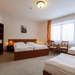 alexis.praguehotelsweb.com/